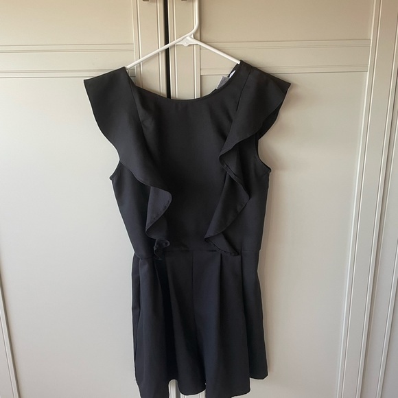 Classy Black Romper - M - Picture 2 of 4